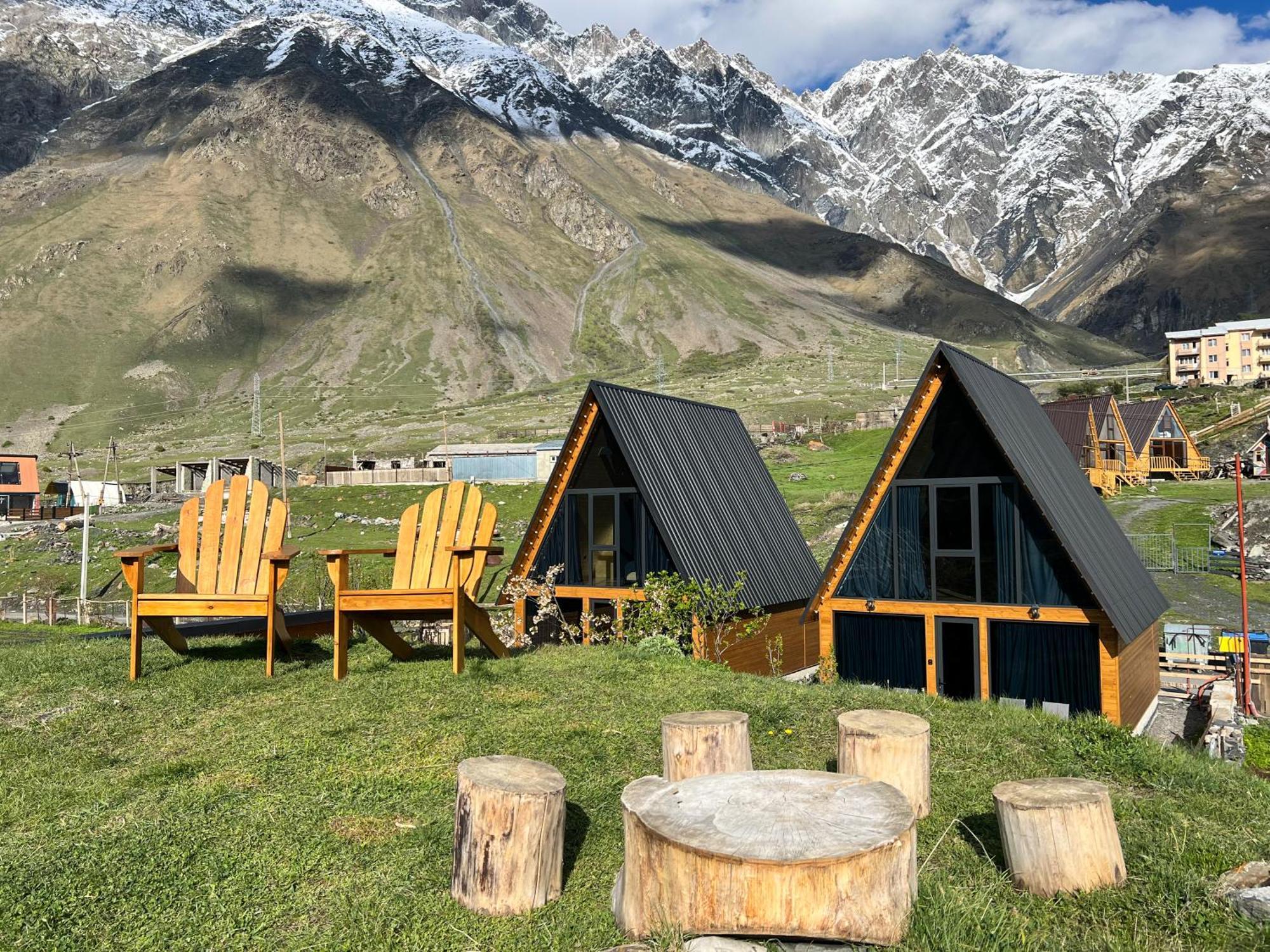 Kazbegi Hills Cottages Exteriör bild