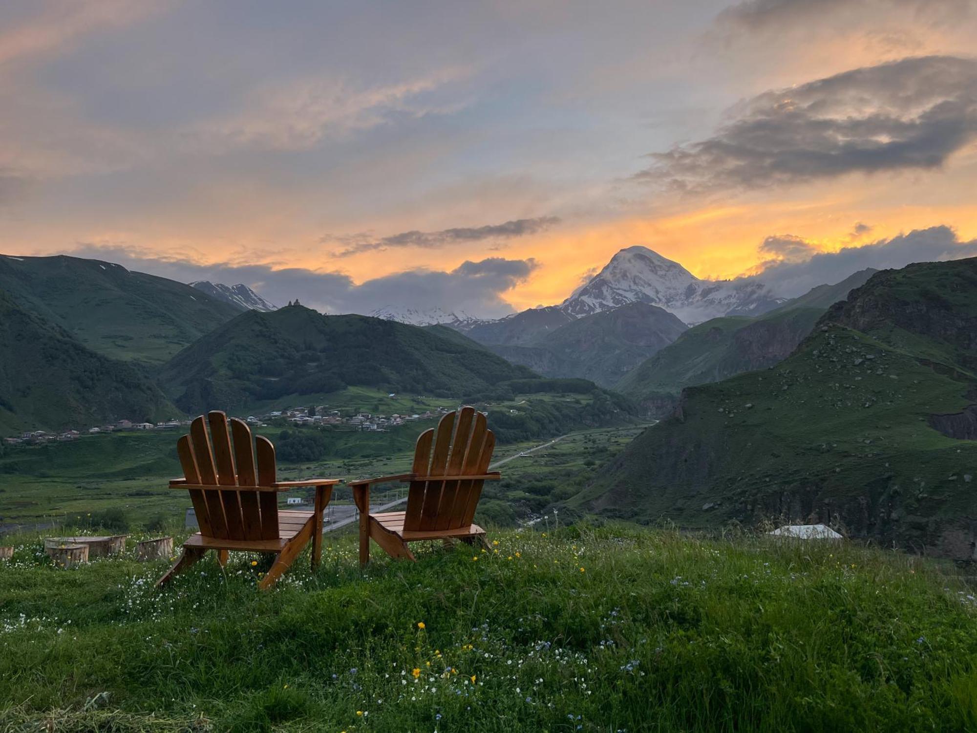 Kazbegi Hills Cottages Exteriör bild